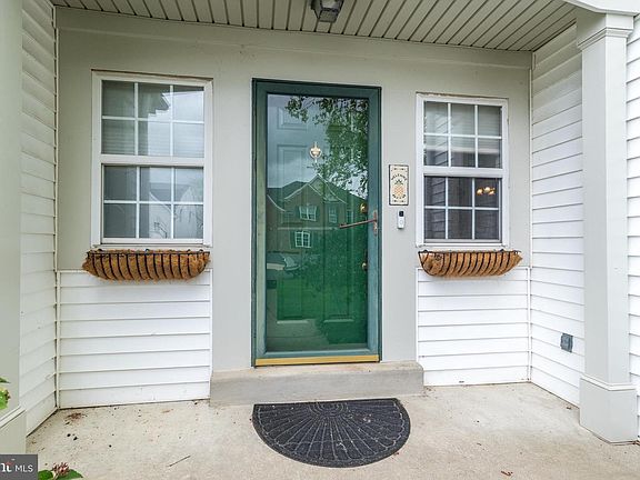 3rd image of 904 Filly Cir