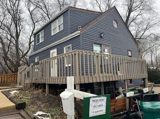 39221 N Green Bay Rd, Beach Park, IL 60087