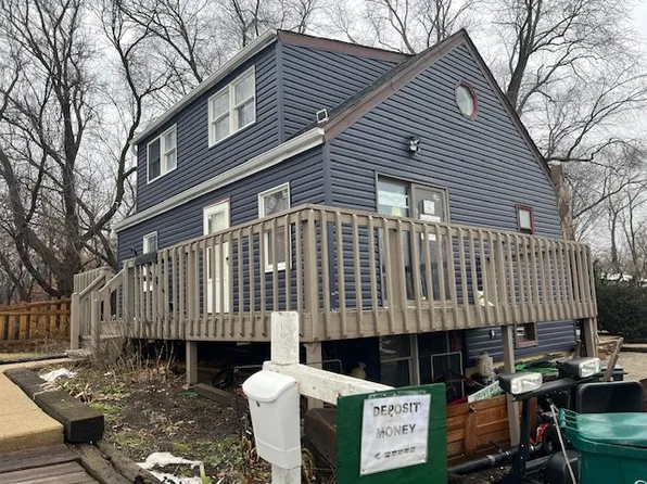 39221 N Green Bay Rd, Beach Park, IL 60087