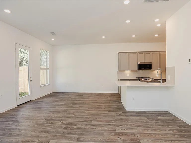 625 Royal Arch Dr — Photo 11