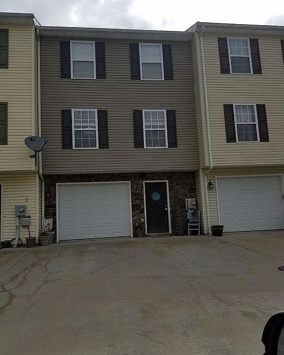 1st image of 124 Eagle Dr