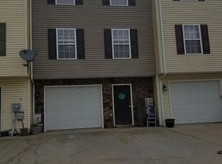 124 Eagle Dr, Maidsville, WV