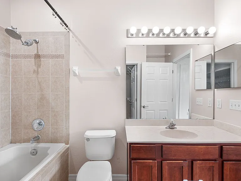 10077 Moorshire Cir — Photo 13