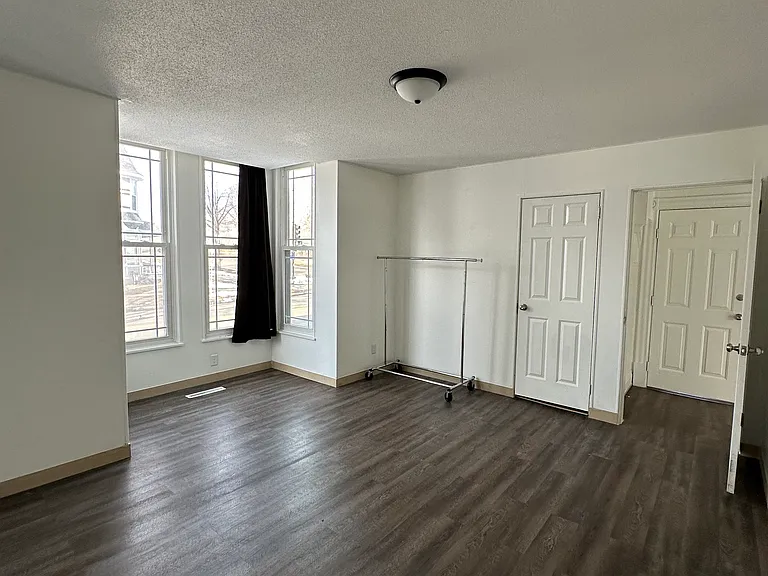1019 White Bear Ave N #1 — Photo 22