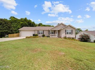 104 Wintergreen Dr, Madisonville, TN 37354