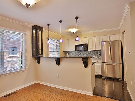 5th image of 640 S 2nd St #B8