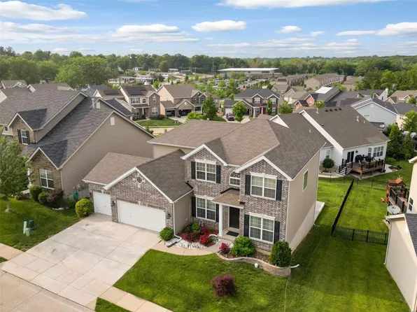 9873 Richmond Cavalry Dr, Saint Louis, MO 63123