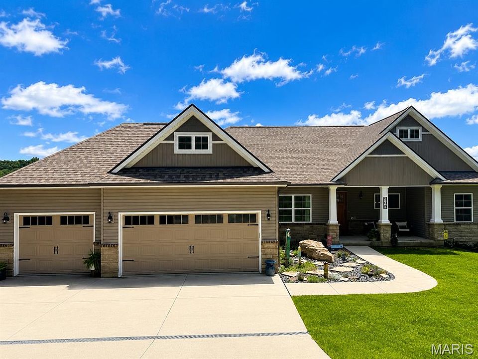 1st image of 208 Berg Crossing Dr