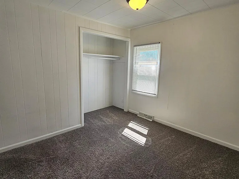 4660 Darrow Rd — Photo 17