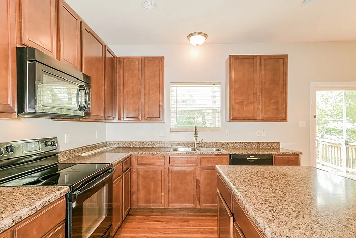 2710 Valley Brook Dr — Photo 7