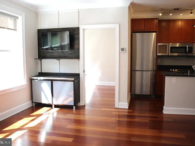 1121 24th St NW #307 — Photo 6