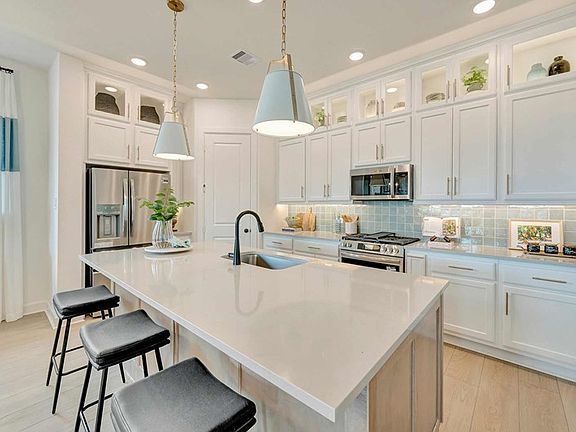 The Conroe - Kitchen