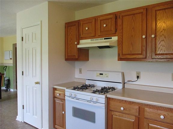 4th image of 107 N Deer Cliff Dr