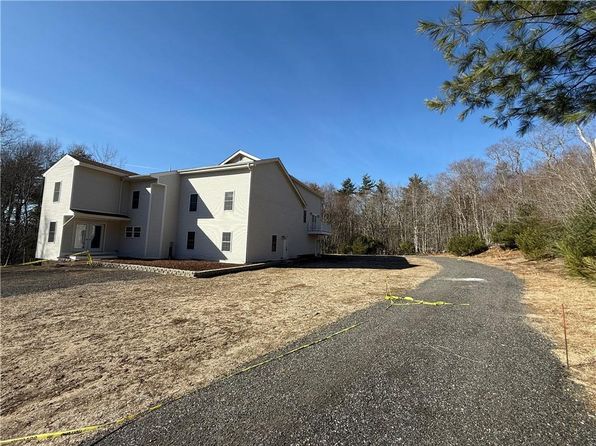 52 Tug Hollow Rd, Richmond, RI 02892