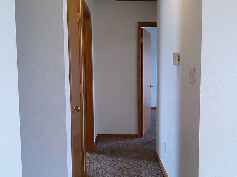 279 Woodridge Ct — Photo 9