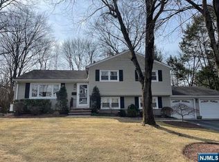42 Kramer Dr, Paramus, NJ 07652