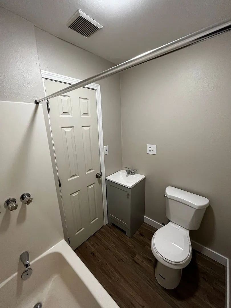 Ainsworth St - Rooms for Rent — Photo 4