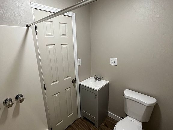 4th image of 6026 NE Ainsworth St #B