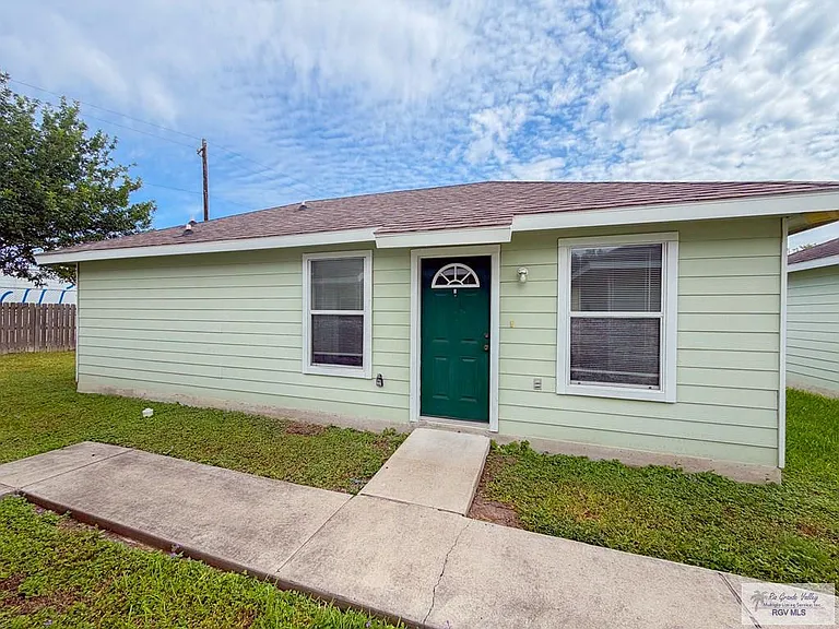 3402 S Arroyo Park Ln #3 — Photo 2