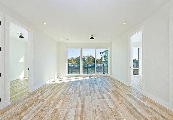 4th image of 8 Fairview Pl #2B