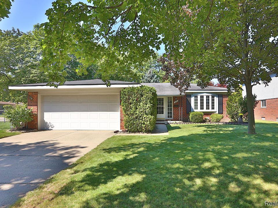 1st image of 14361 Pere St