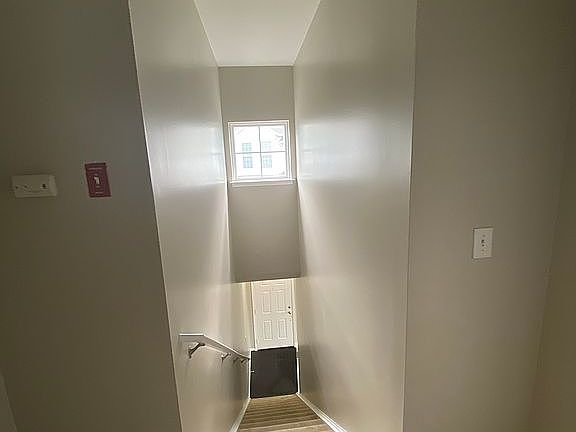 3rd image of 1088 Grace Hill Dr