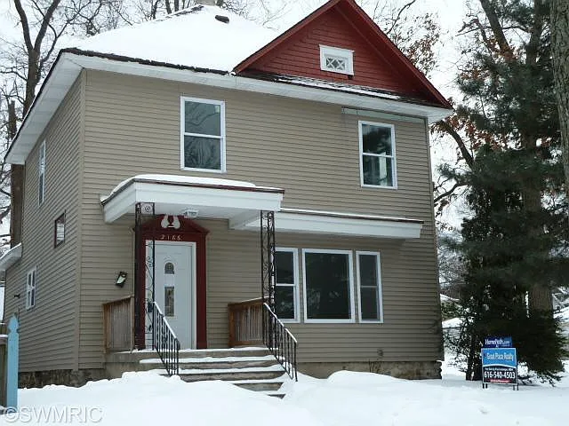 2166 Horton Ave SE photo 1