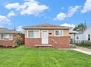 855 Montie Rd, Lincoln Park, MI 48146