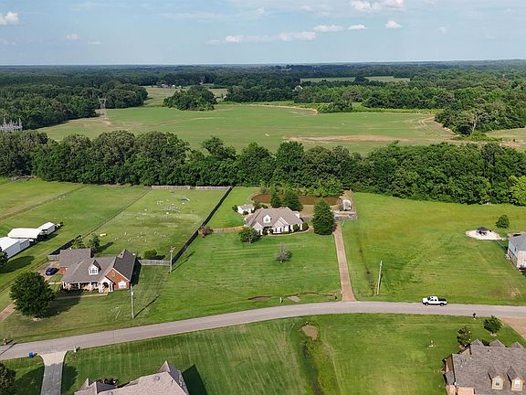 4th image of 460 Crooked Creek Dr
