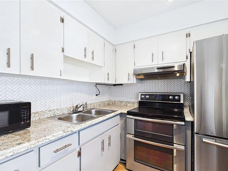 325 Sky Loch Dr W — Photo 14