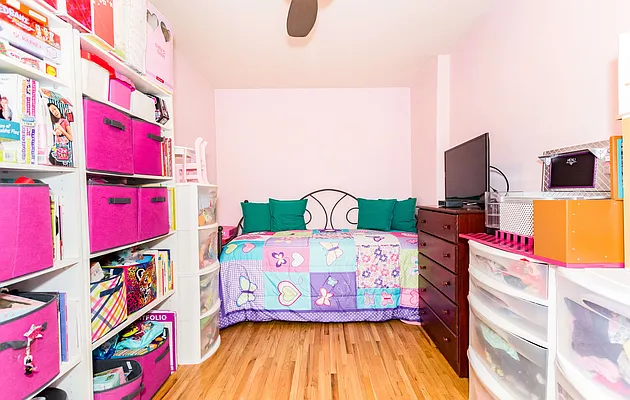 Sold by Re/Max In The City | media 23