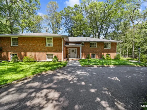 564 Route 208, Franklin Lakes, NJ 07417