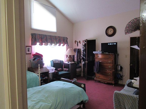 4th image of 83 McDaniel Dr