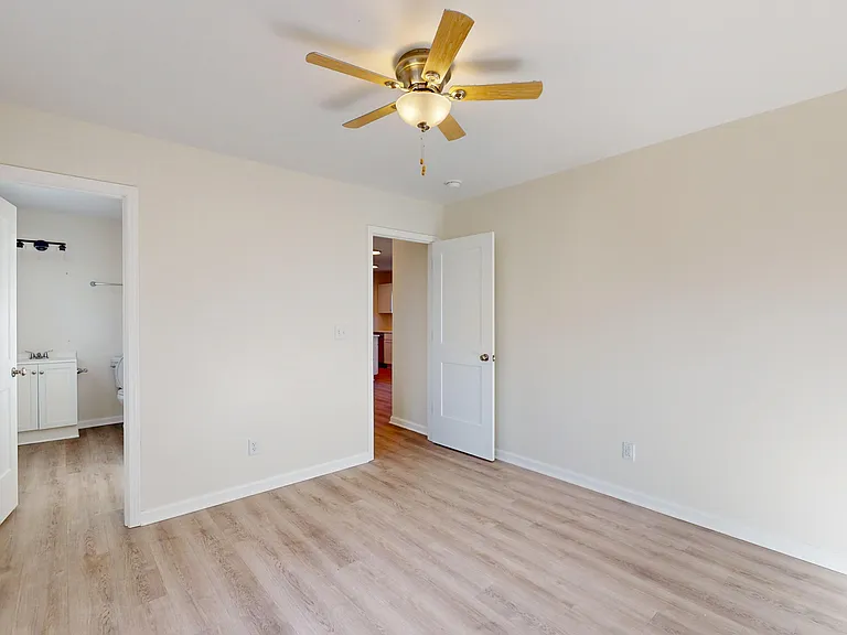 744 N 13th St #1 — Photo 11