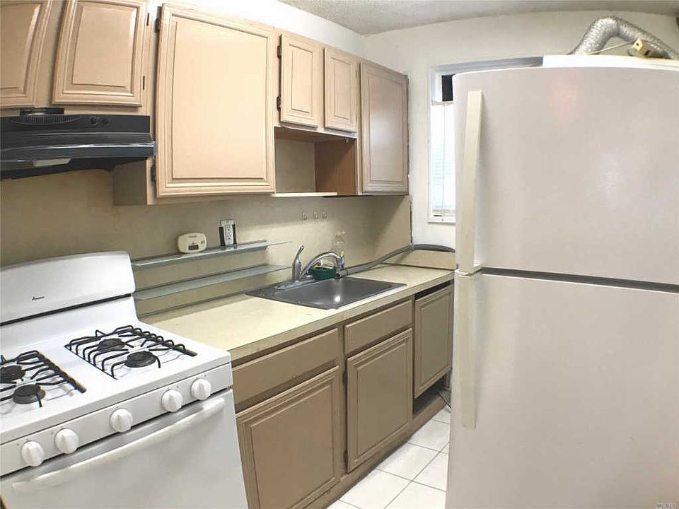 2nd image of 13603A 68th Dr #A