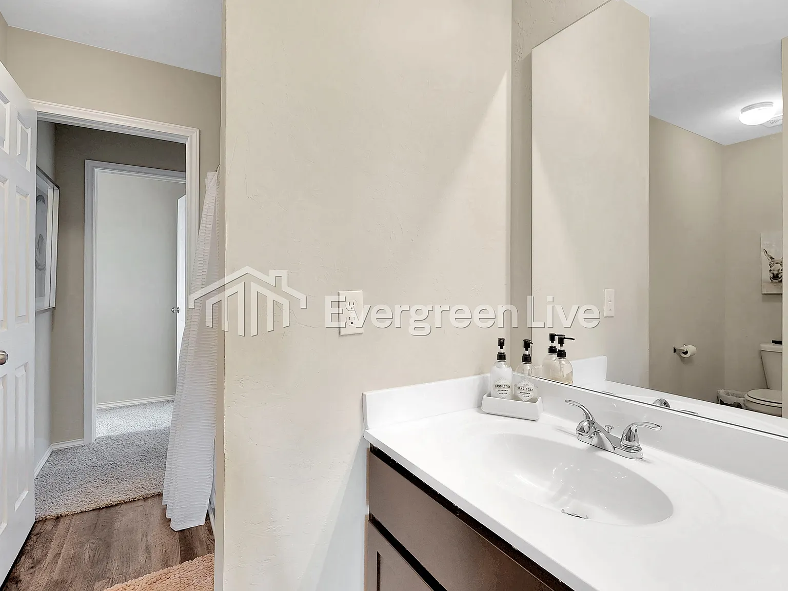 4 bed, 2.0 bath, 1459 sqft, $1,705 — Photo 3