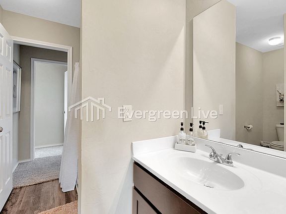 3rd image of 1211 Saddle Dr