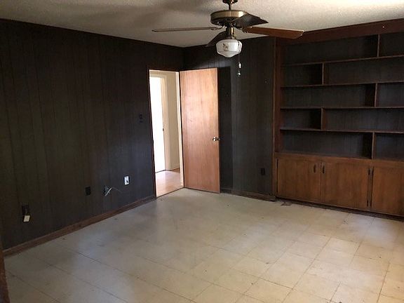 5th image of 1008 Corrine Dr