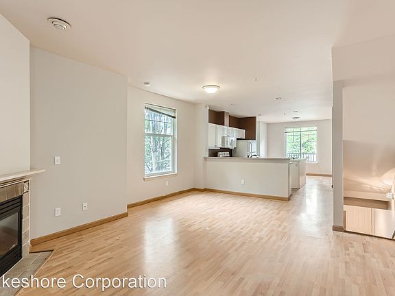 3rd image of 16125 Juanita Woodinville Way NE Unit 220