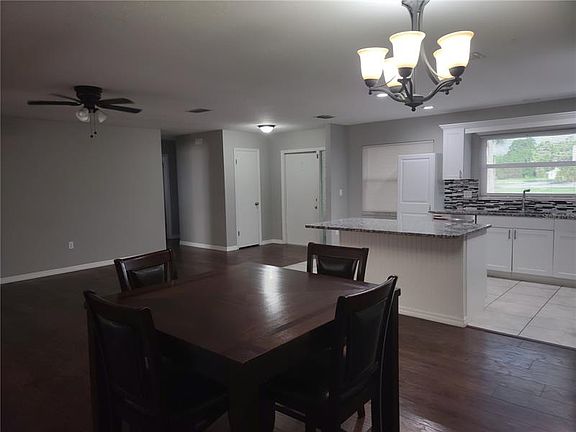 4th image of 2219 43rd St W