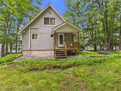 1293 Arrowhead Dr, Pocono Lake, PA, 18347