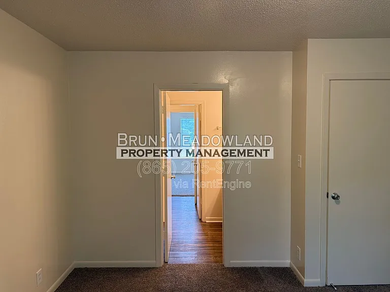 10409 Victoria Dr #D — Photo 29