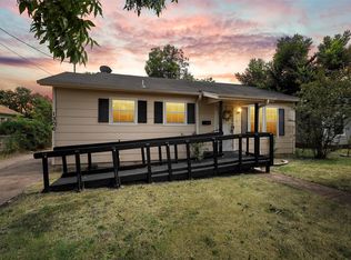 1306 W 11th St, Mc Gregor, TX 76657