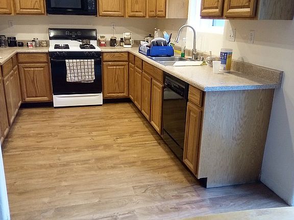 3rd image of 23850 Zuger Dr