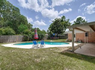 1722 Festival Dr, Houston, TX 77062