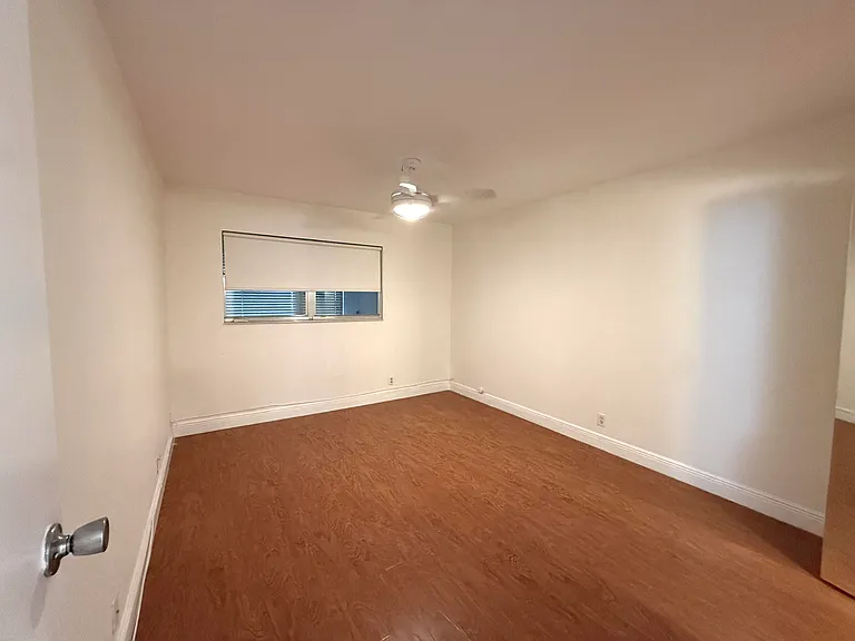 569 Monaco Park #L — Photo 14