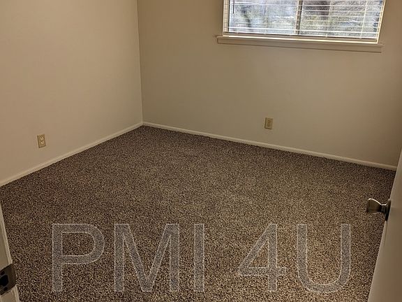 5th image of 12620 Monarch Dr NE