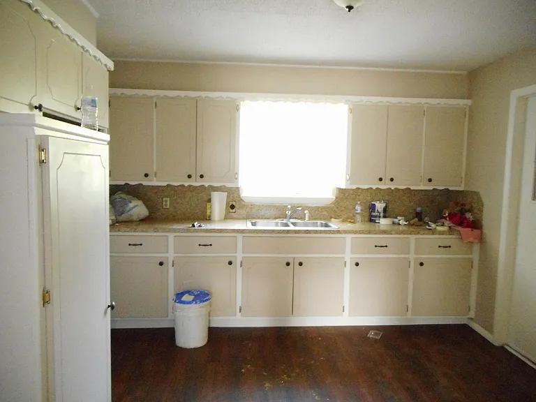 6605 S Phillips Ave — Photo 3