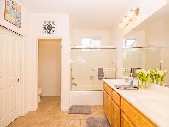 4th image of 4253 Dardanelles St
