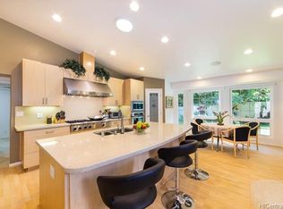 1702 Kalaepaa Dr, Honolulu, HI 96819